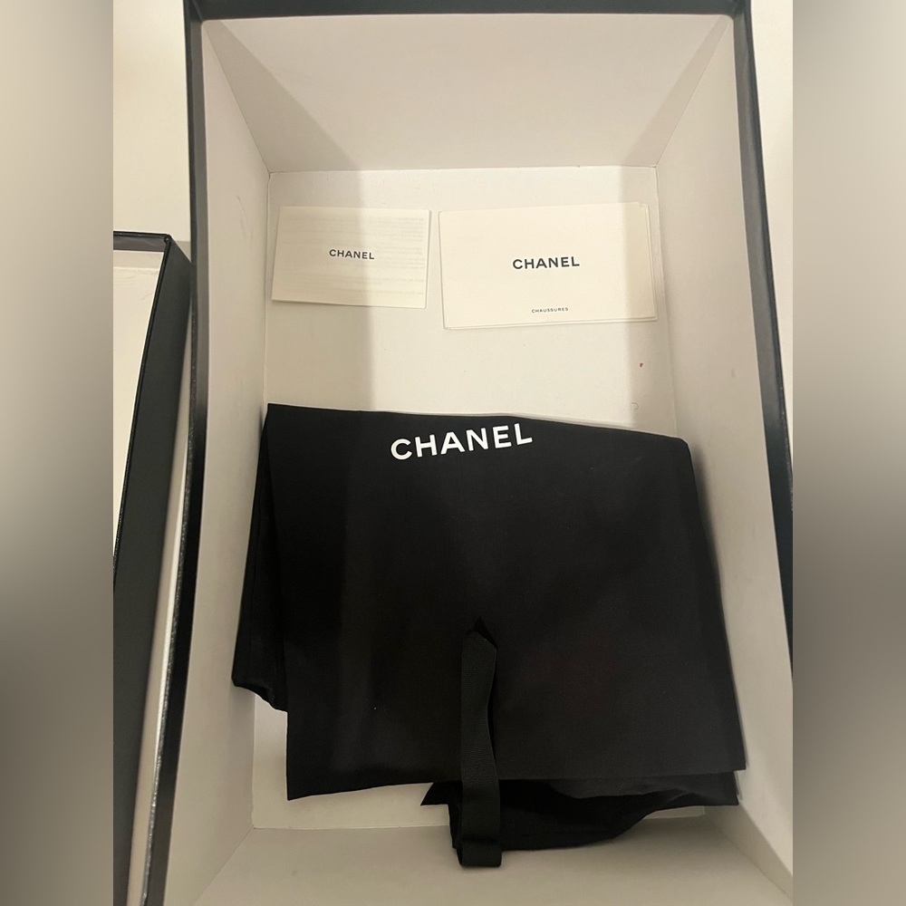 Chanel Light sage green Logo patent Loafers - Picture 6 of 10